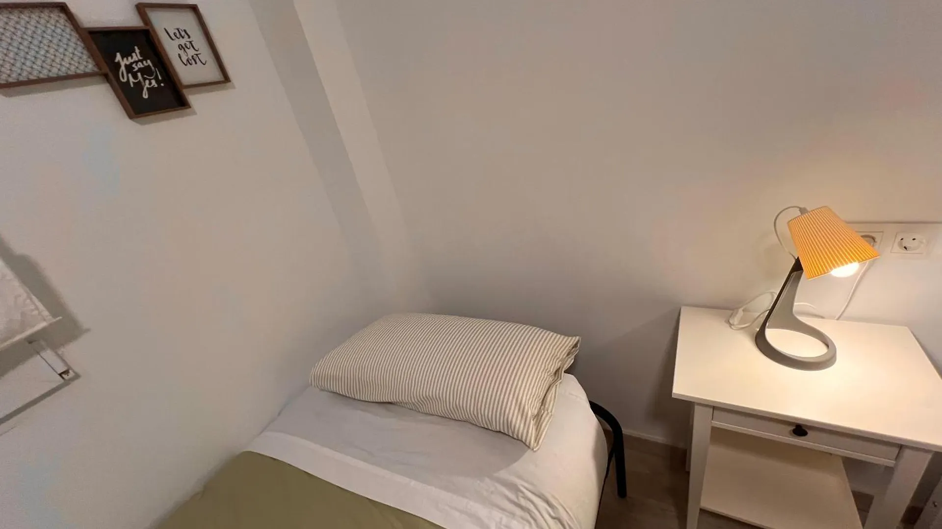 Gran Ritz Grupos Y Familias Terraza Y Parking Doble Apartamento Malaga Apartment